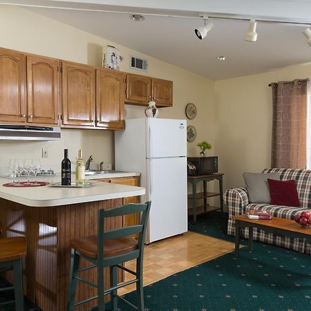 Beech Tree Inn And Cottage Нюпорт Екстериор снимка