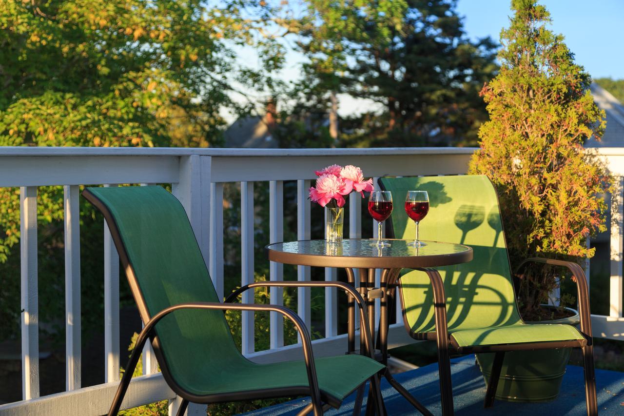 Beech Tree Inn And Cottage Нюпорт Екстериор снимка