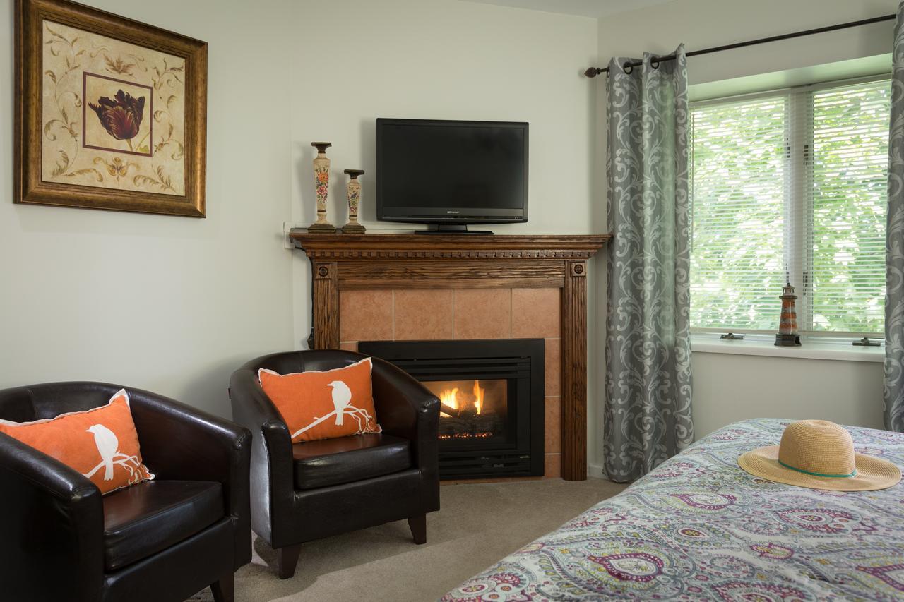 Beech Tree Inn And Cottage Нюпорт Екстериор снимка